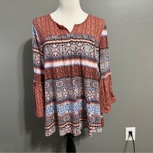 Camo Blu women’s size 1X ruffled, long sleeve scoopneck pullover‎ shirt